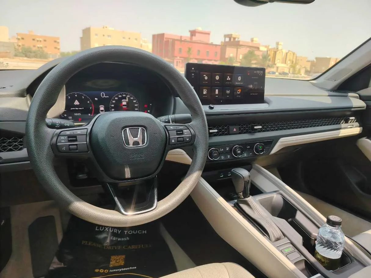 Car image 28