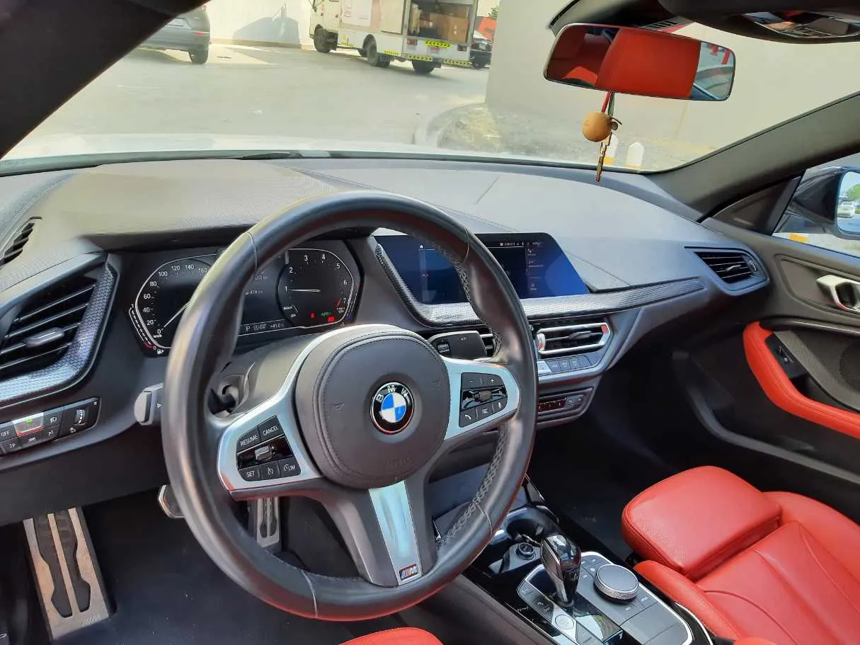 Car image 11