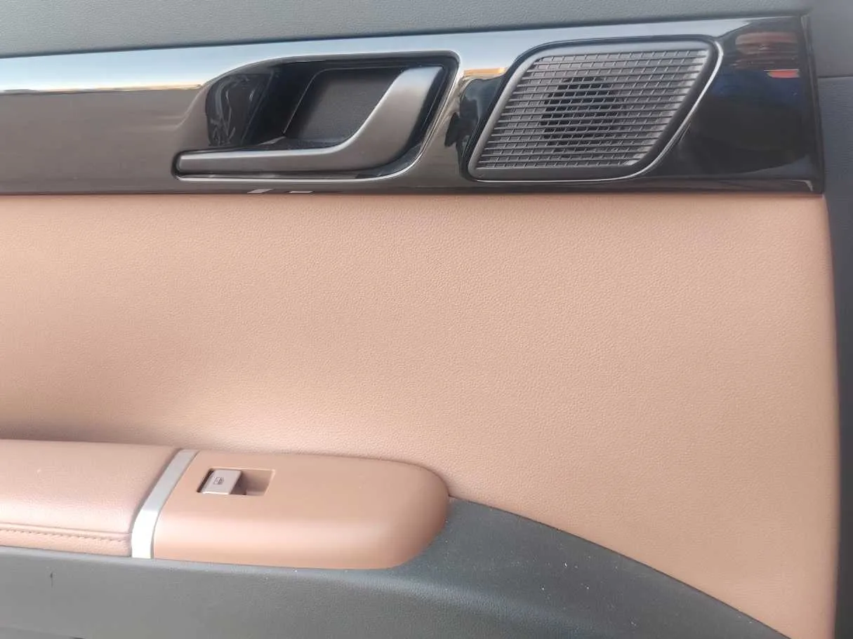 Car image 31