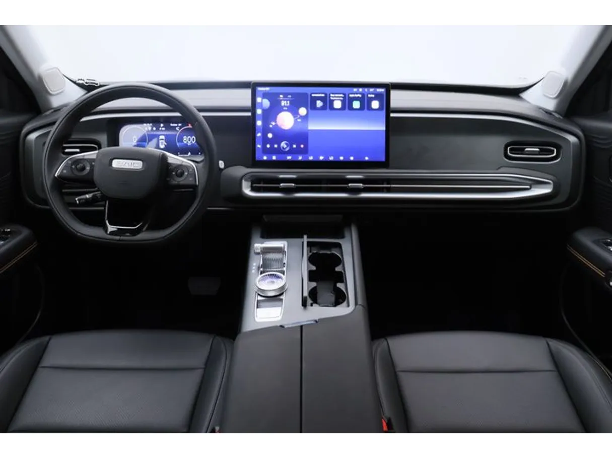 Car image 14