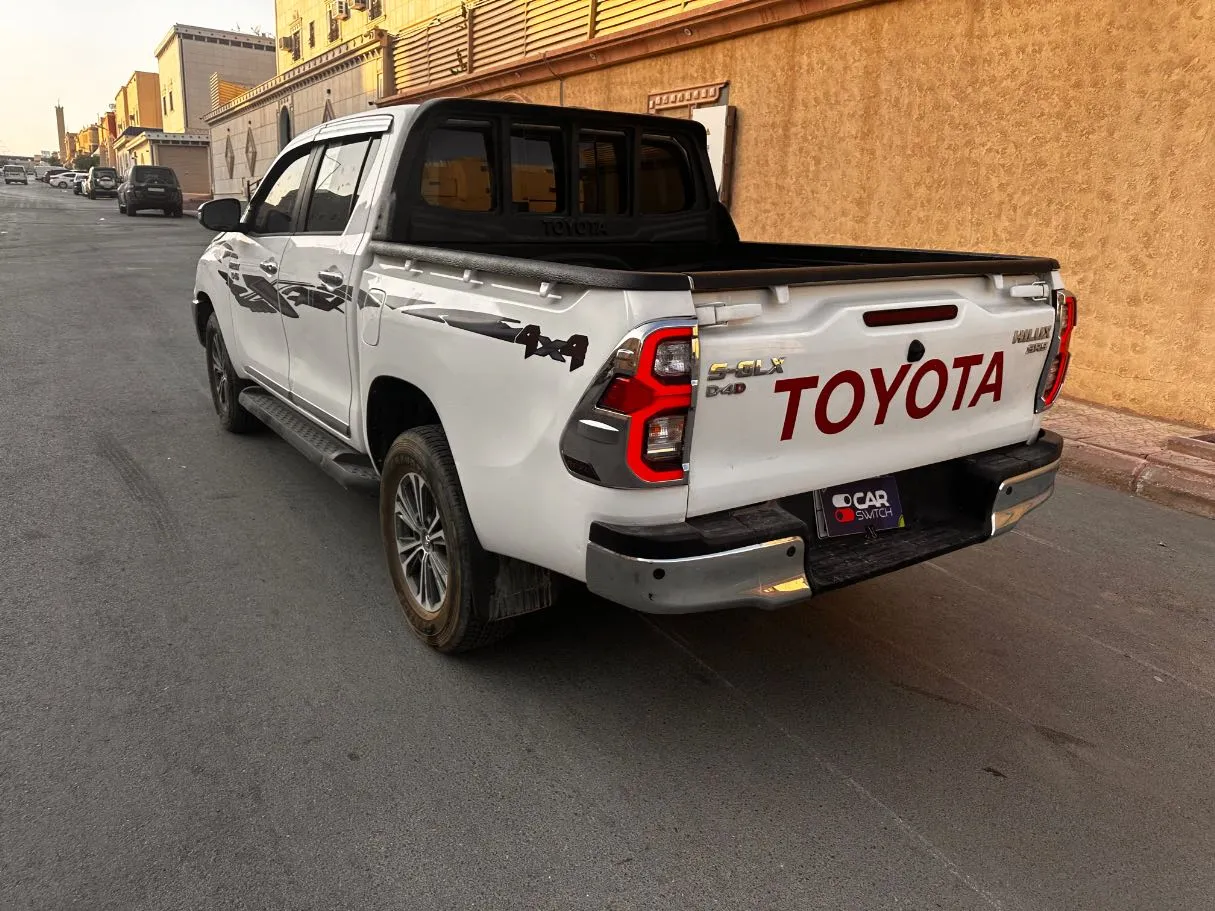 Car image 7