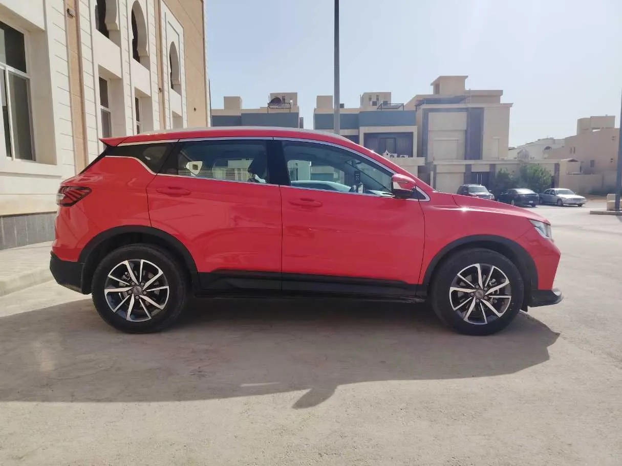 Car image 4