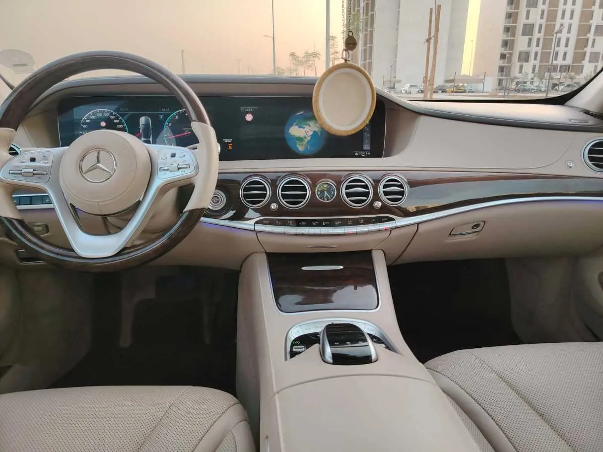 Car image 25