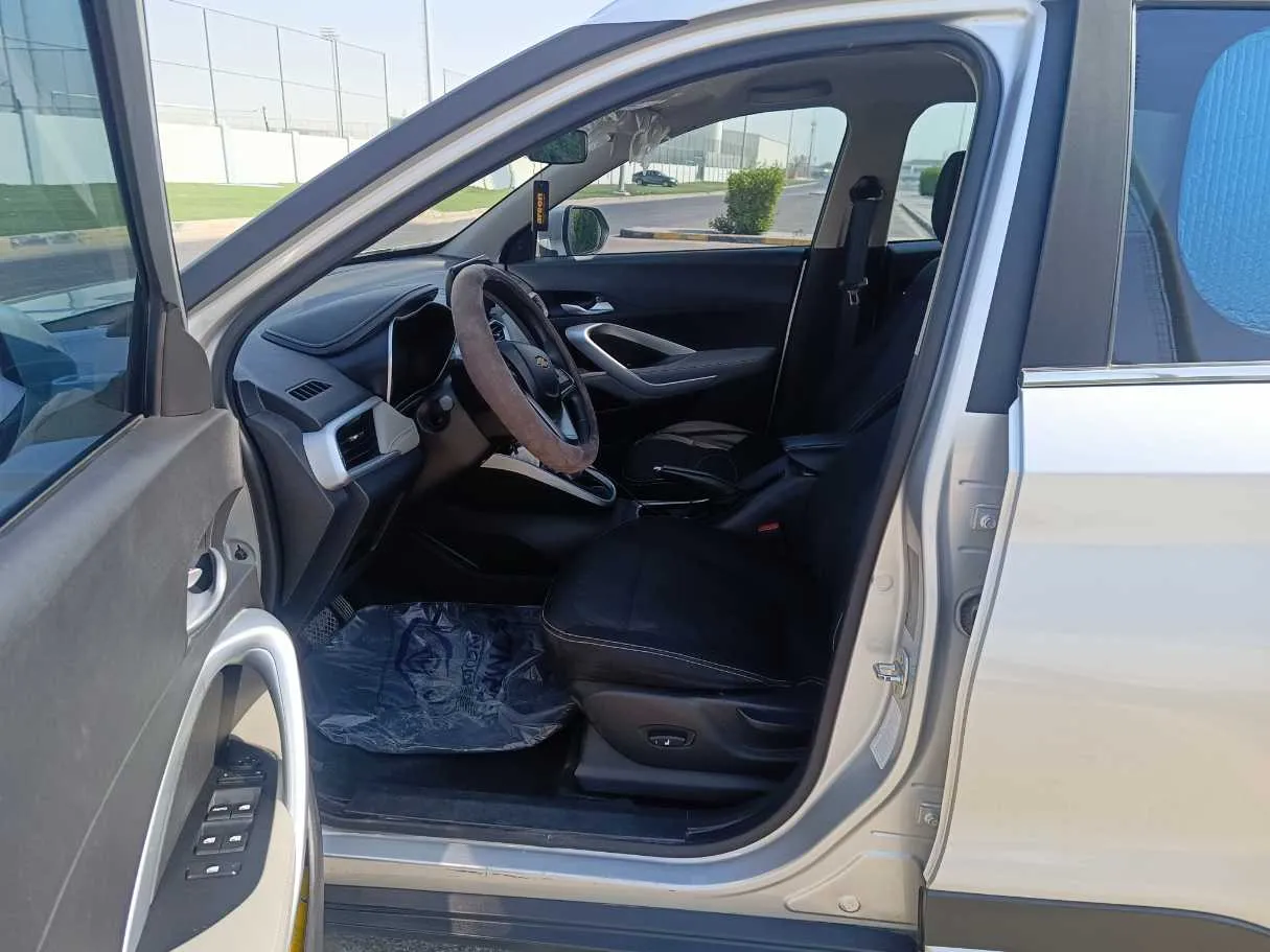 Car image 13