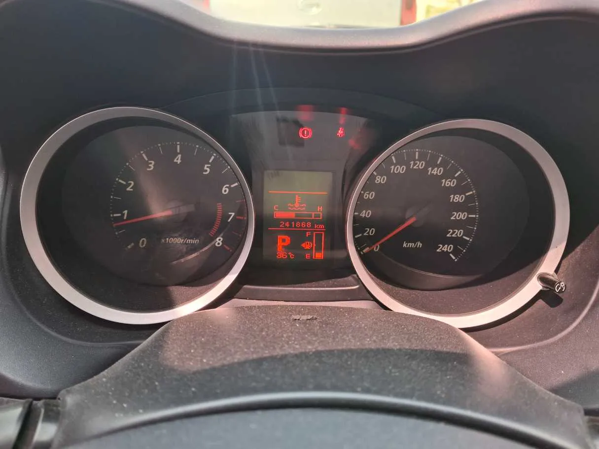 Car image 18