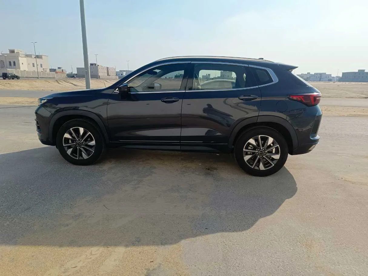 Car image 8