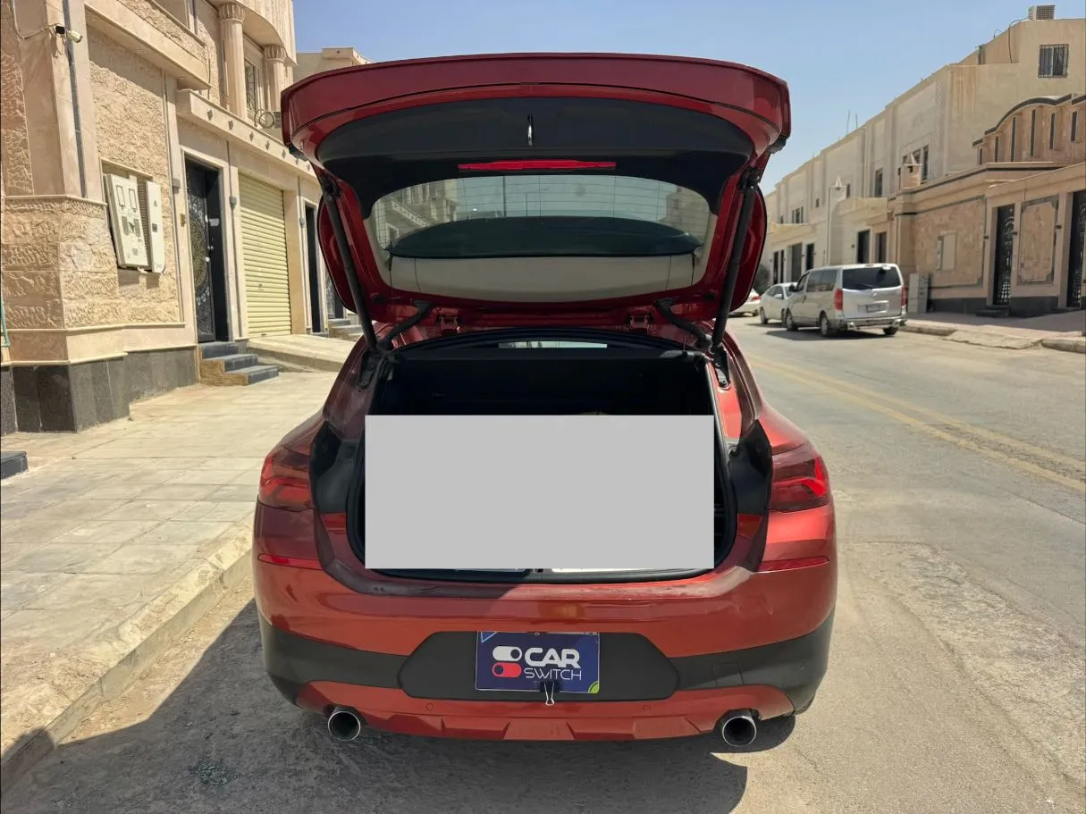 Car image 19