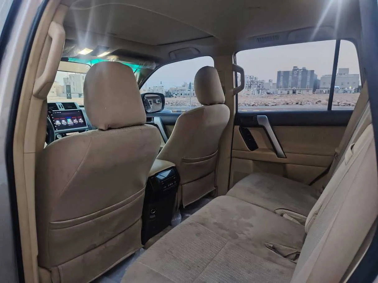 Car image 16