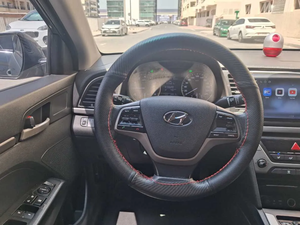 Car image 18