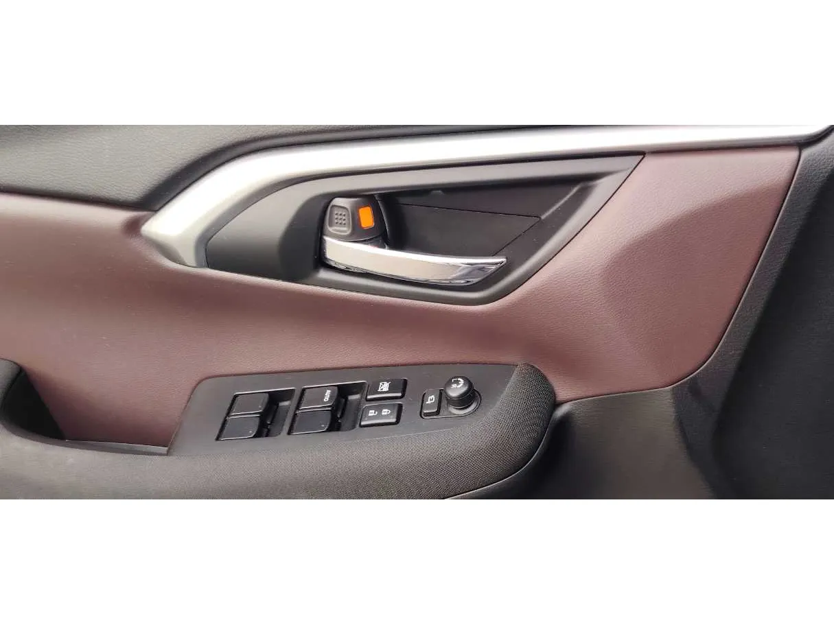 Car image 28