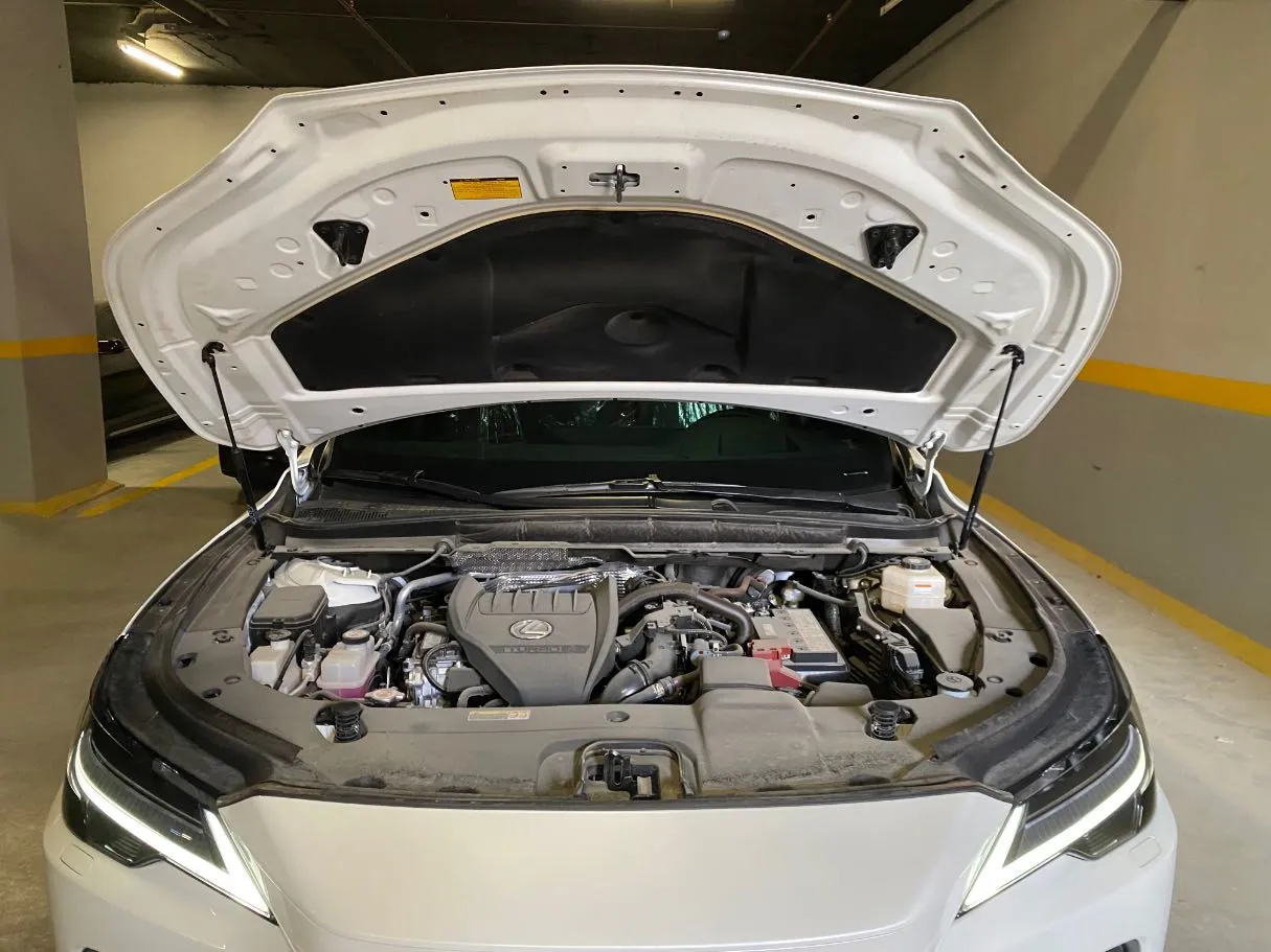 Car image 27