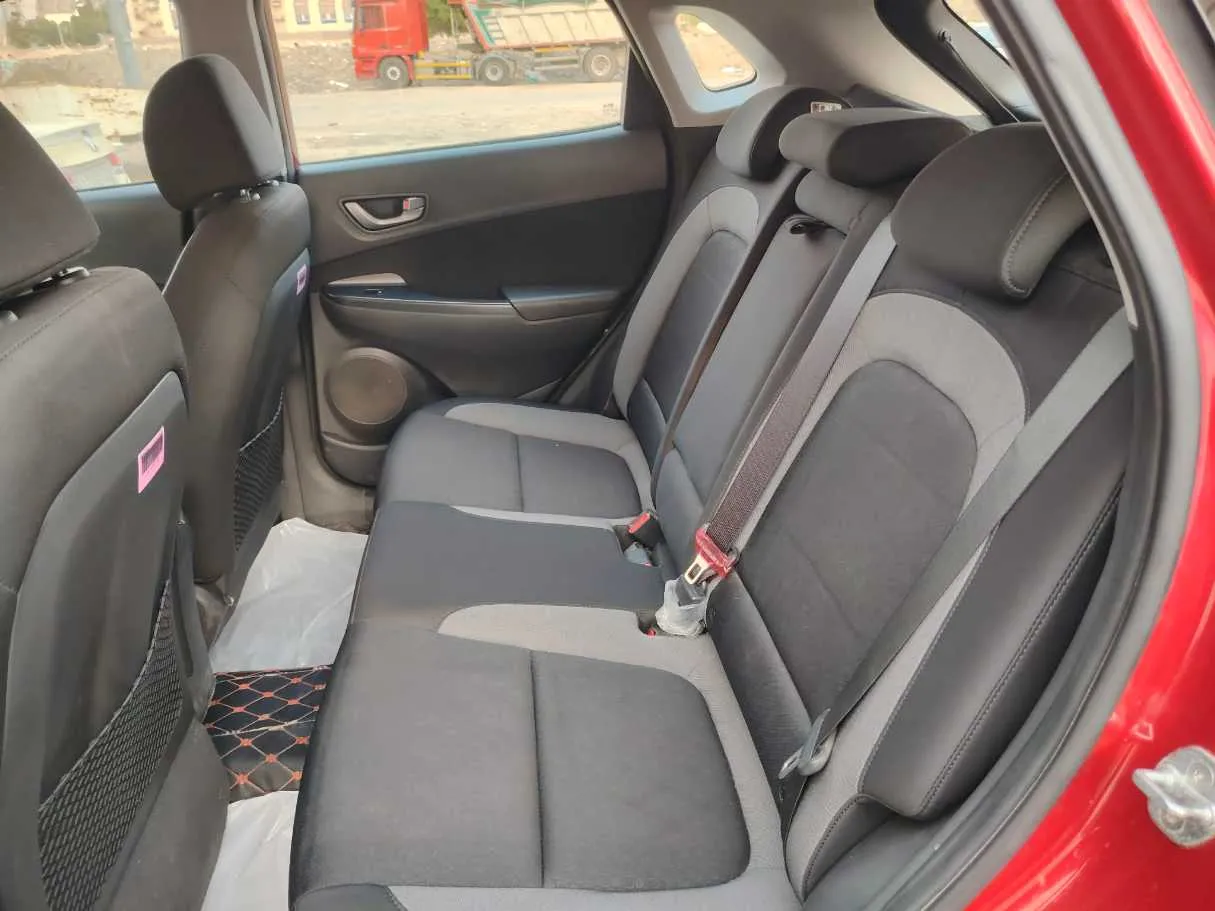 Car image 18
