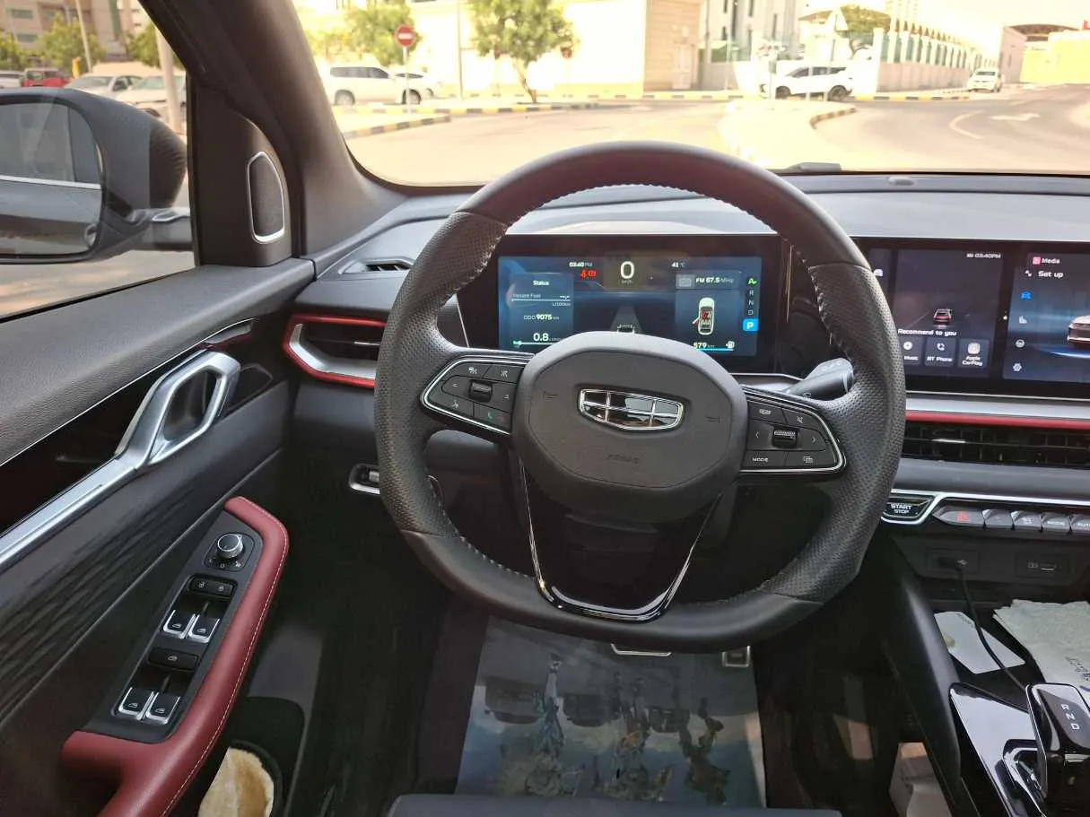 Car image 14