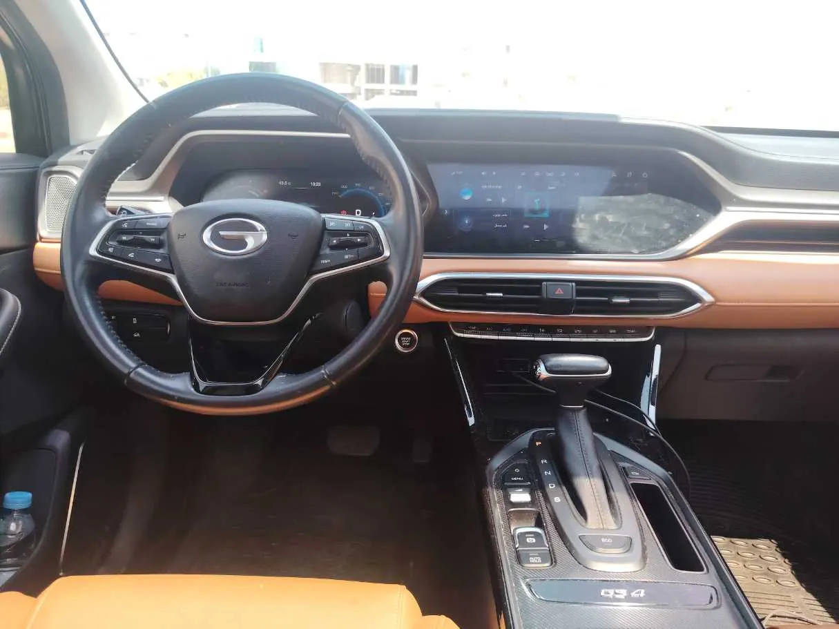 Car image 18