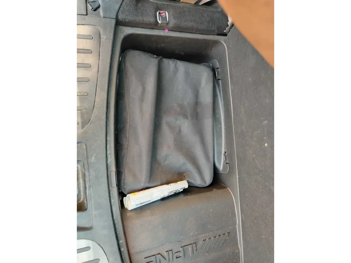 Car image 33