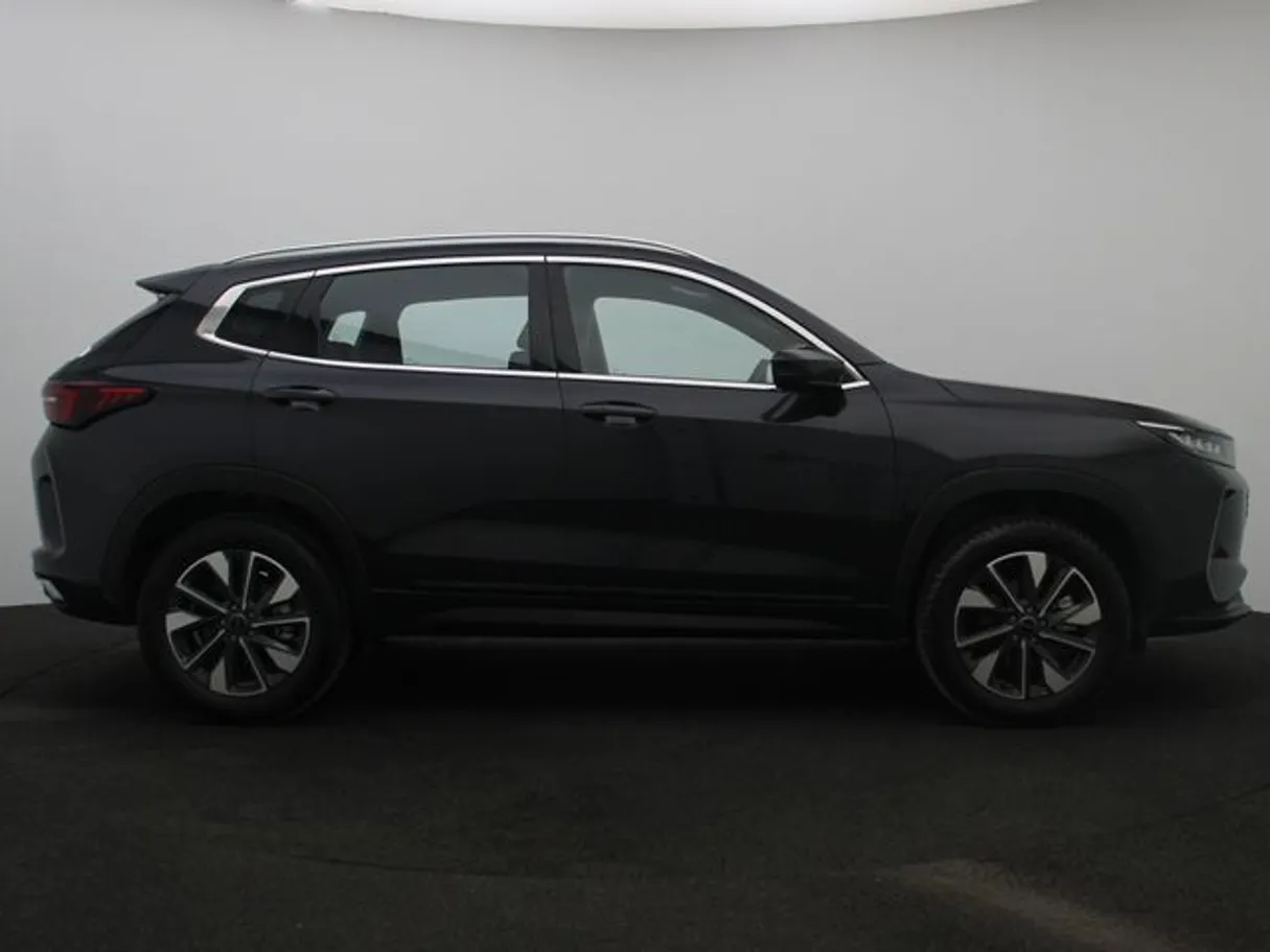 Car image 13
