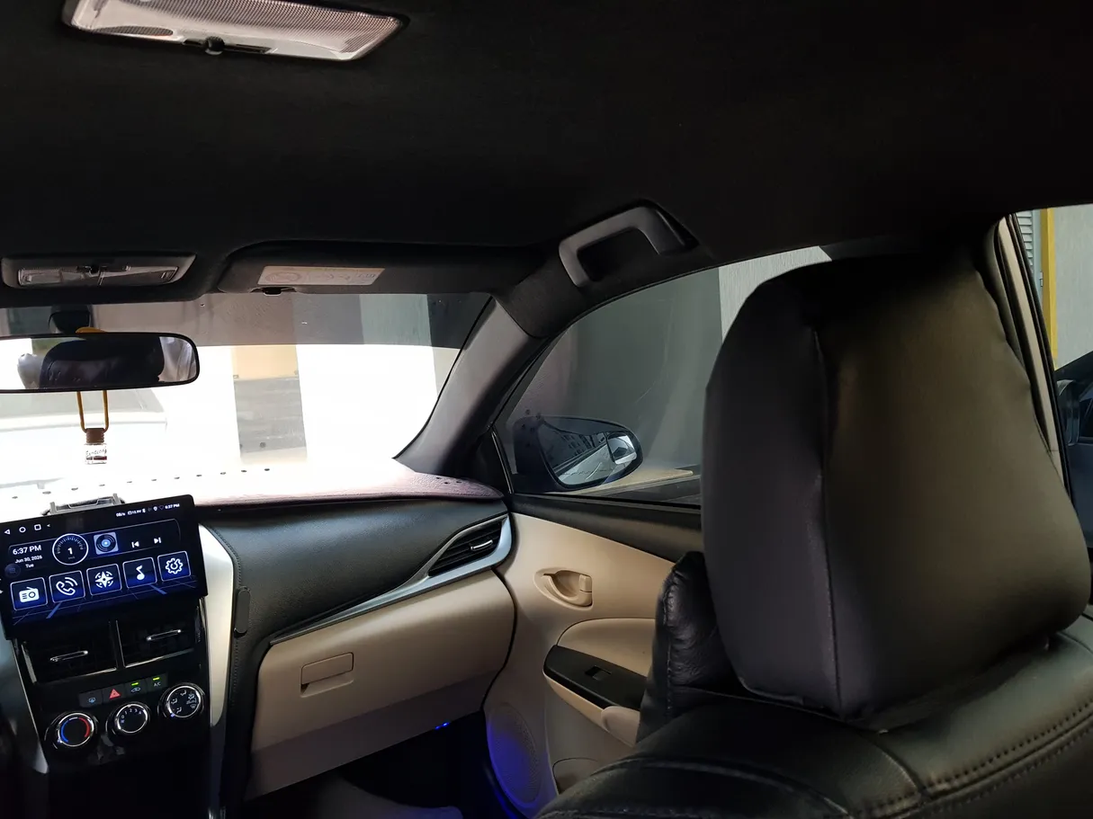 Car image 14