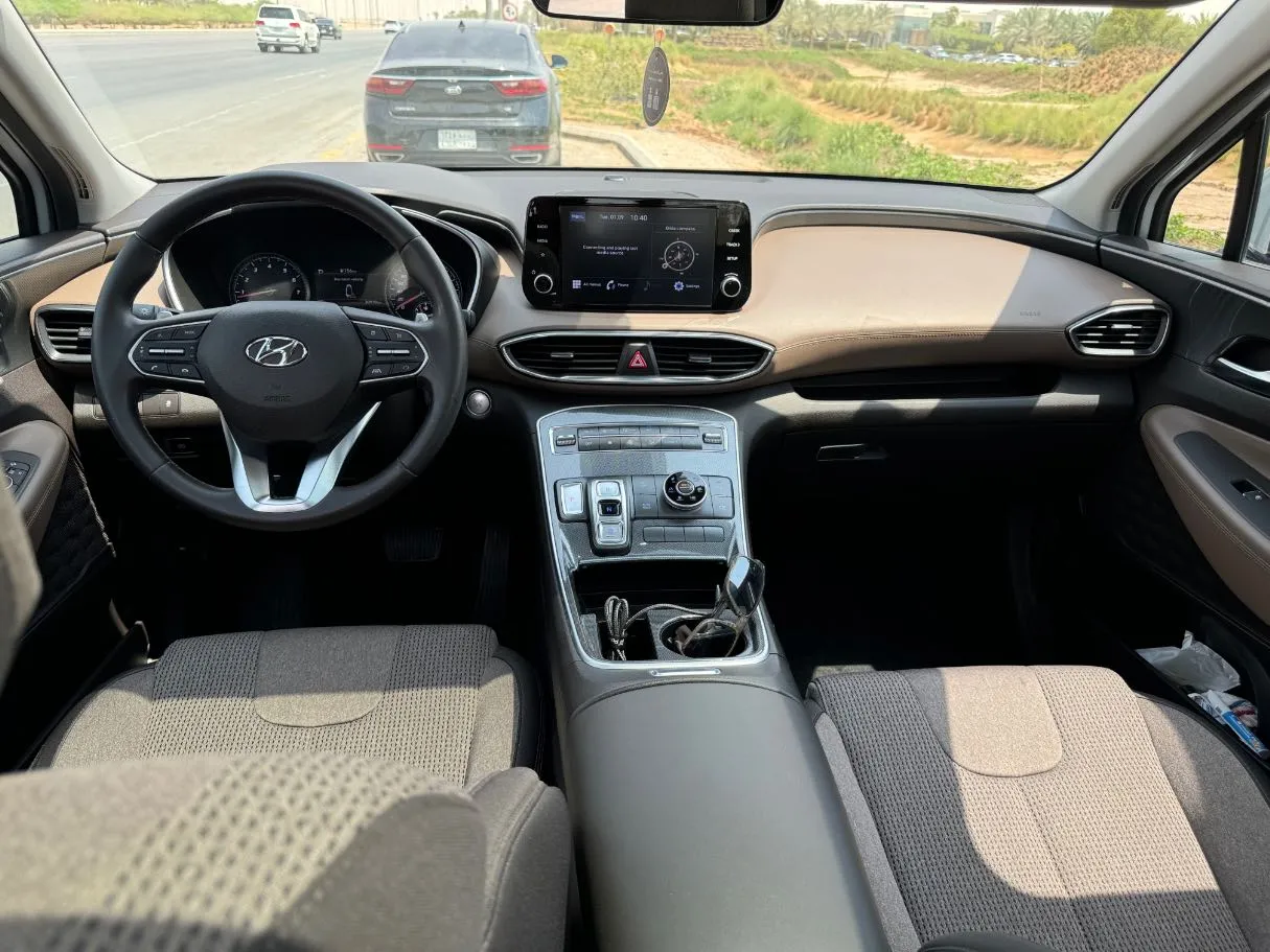 Car image 17
