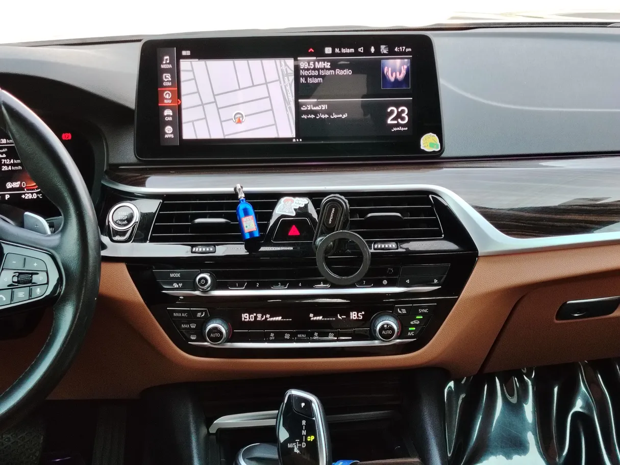 Car image 23
