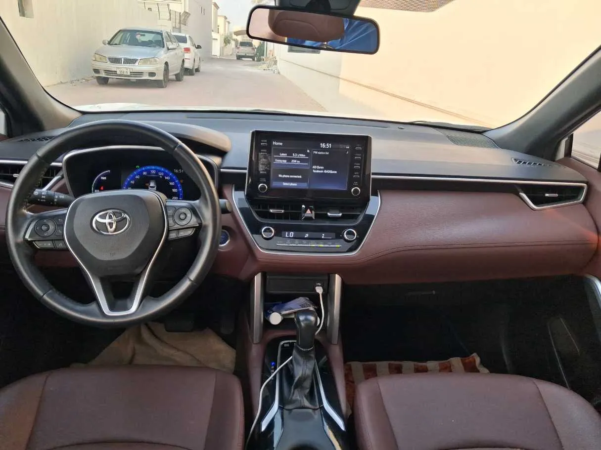 Car image 14