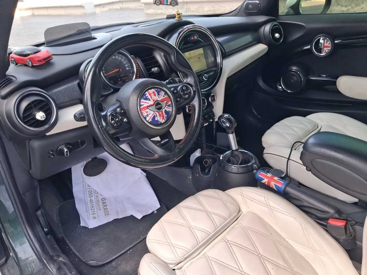 Car image 11