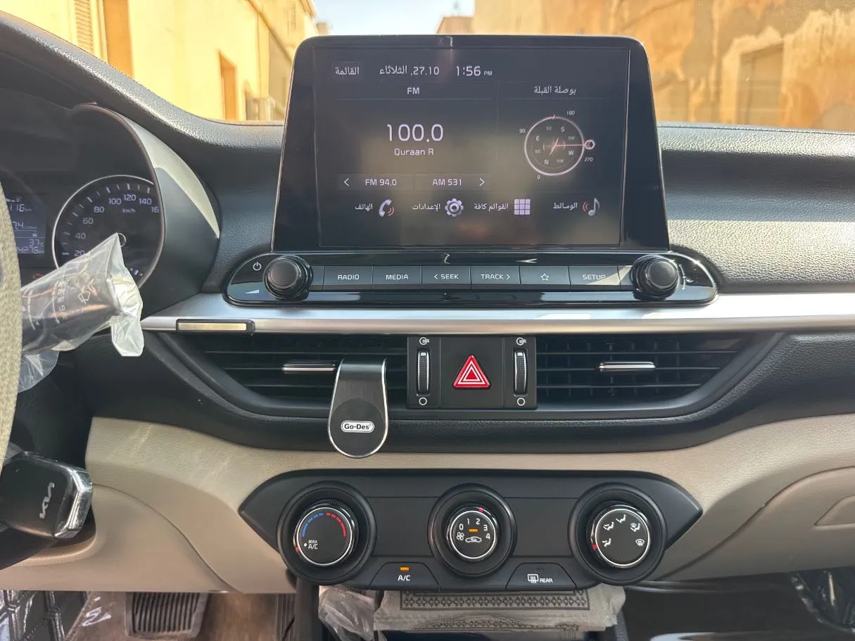 Car image 16