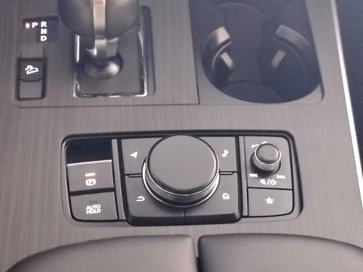 Car image 25