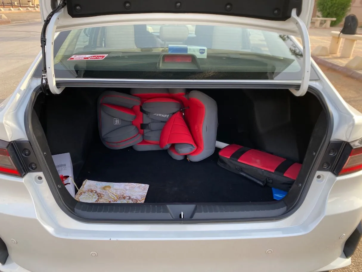 Car image 20