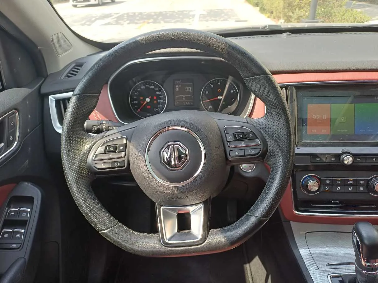 Car image 17