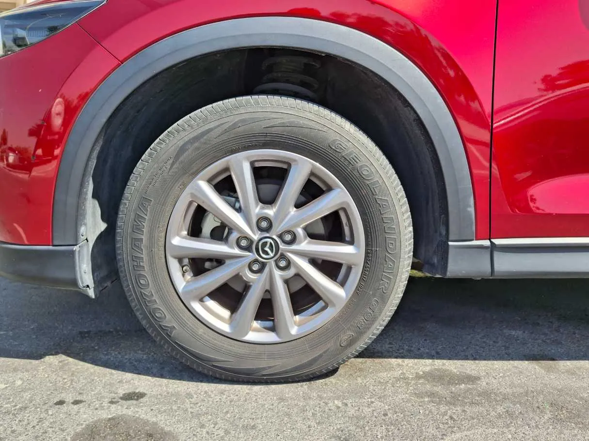 Car image 10