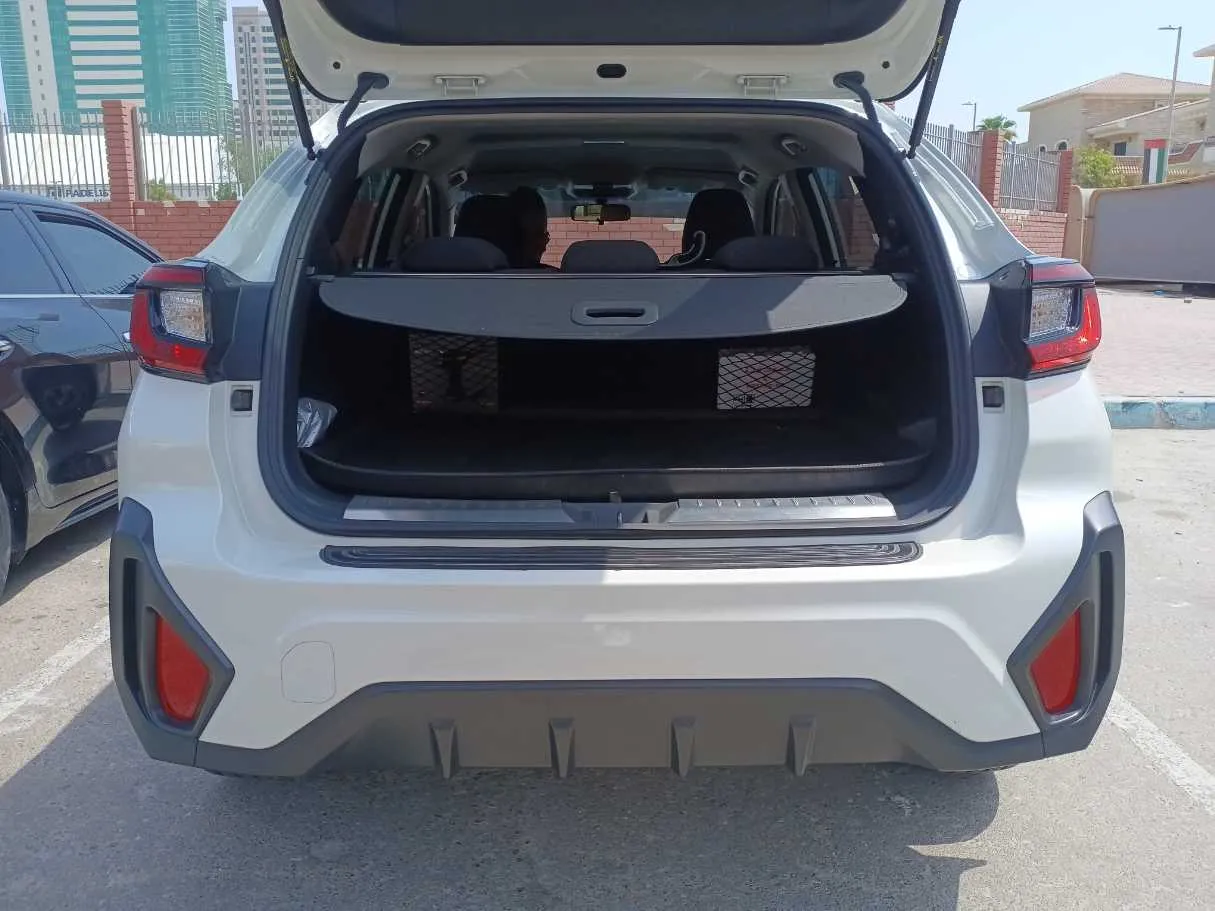 Car image 19
