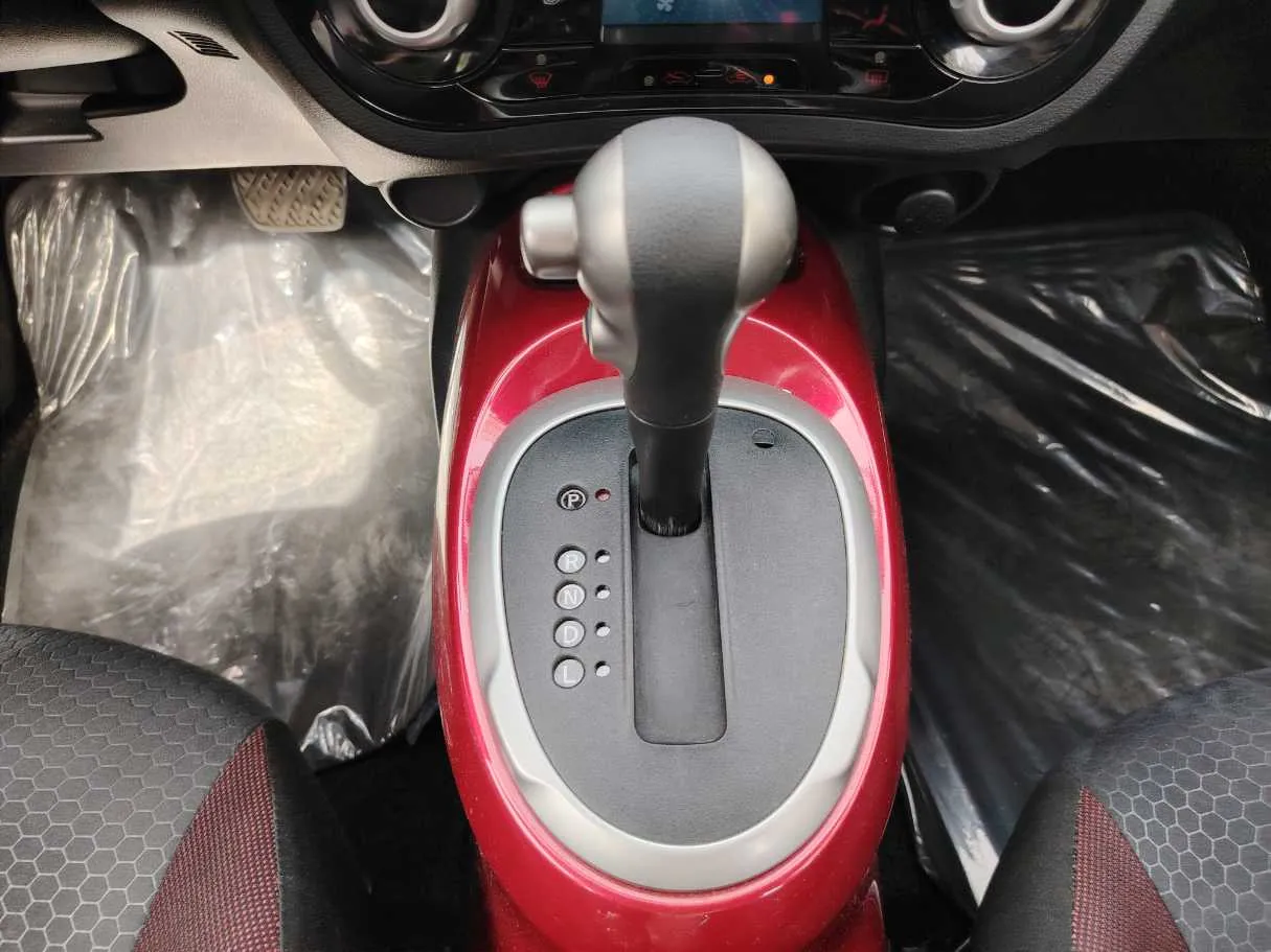 Car image 19