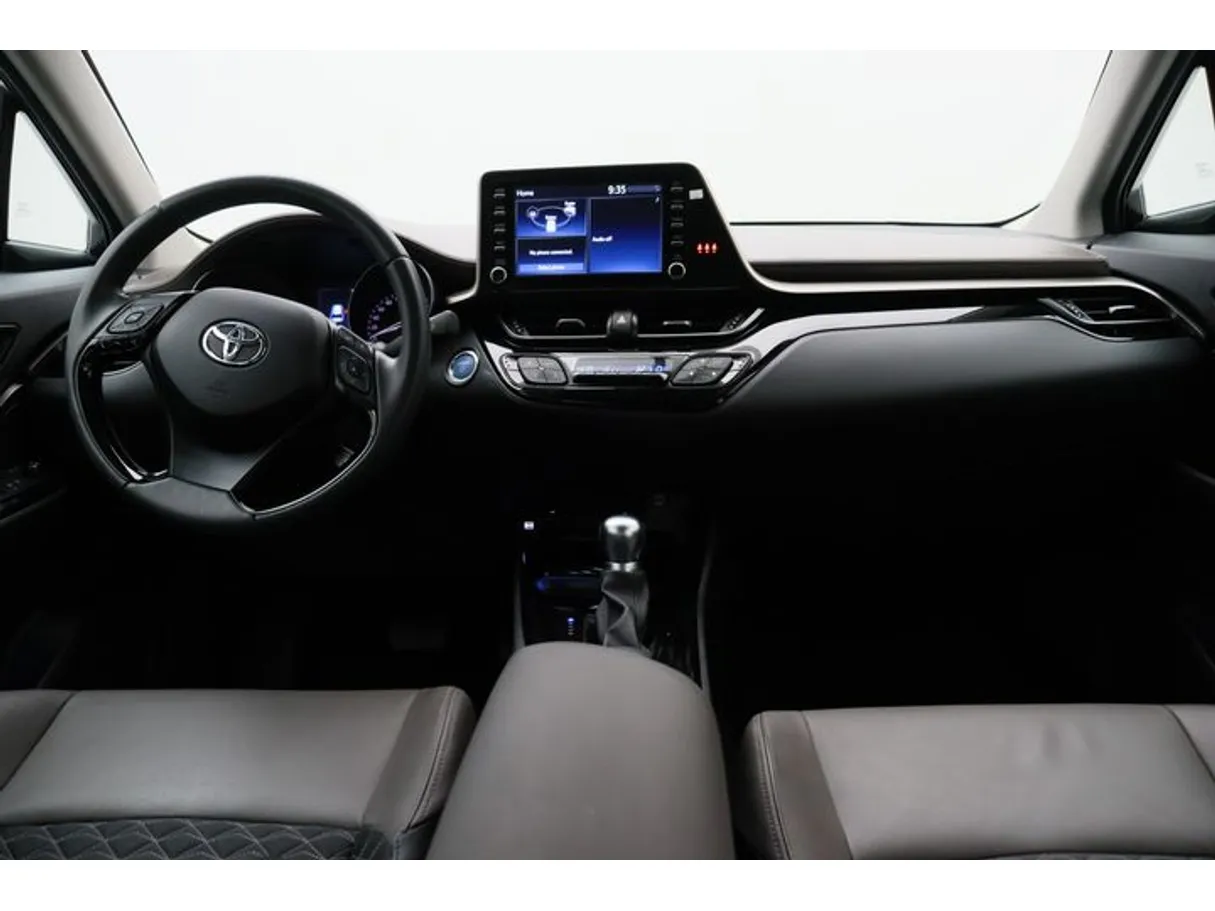 Car image 14