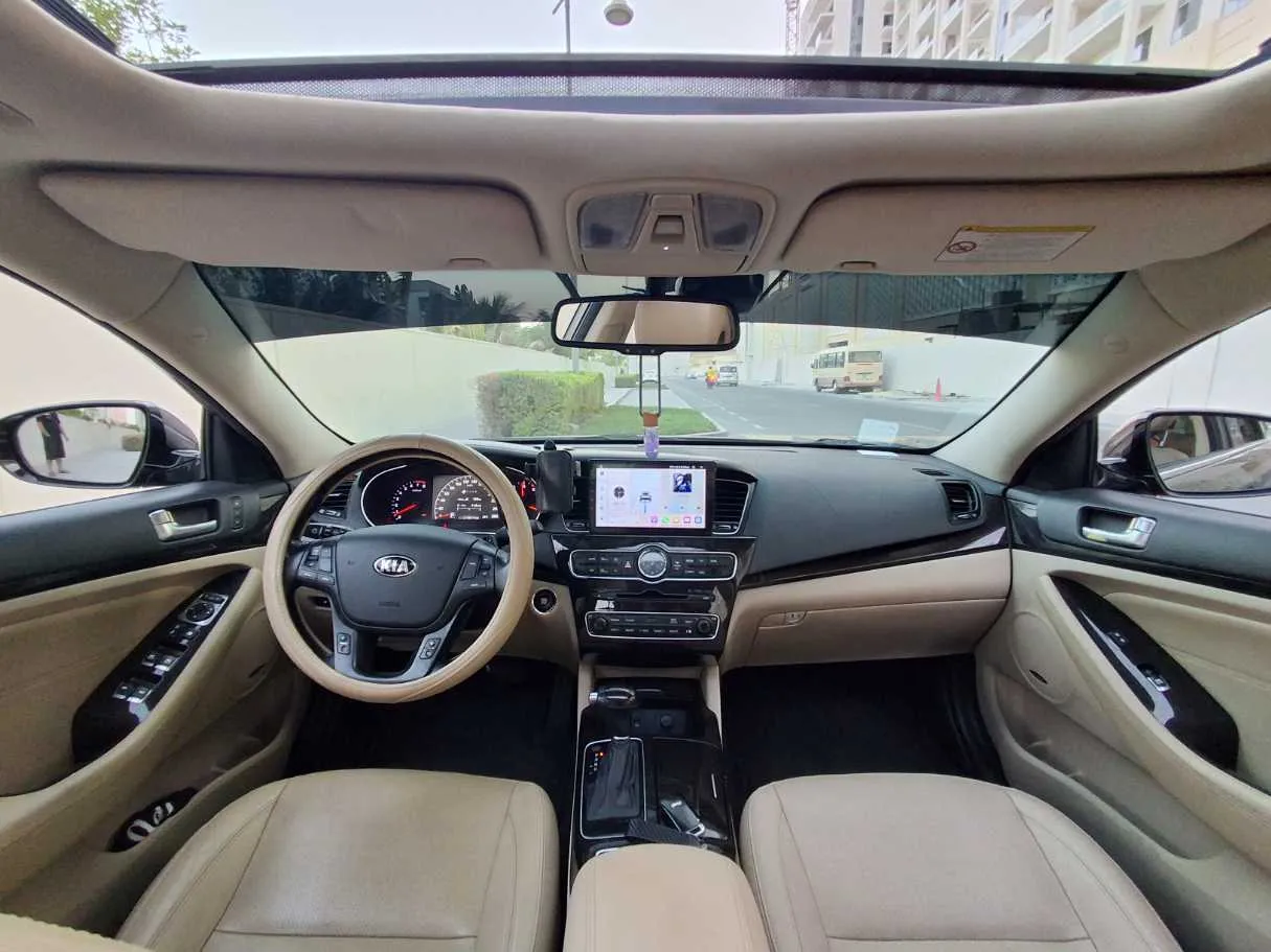 Car image 17