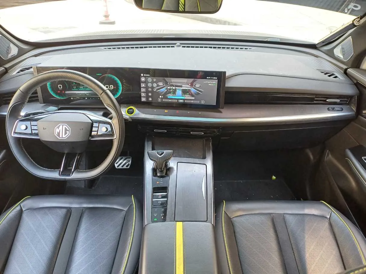 Car image 17