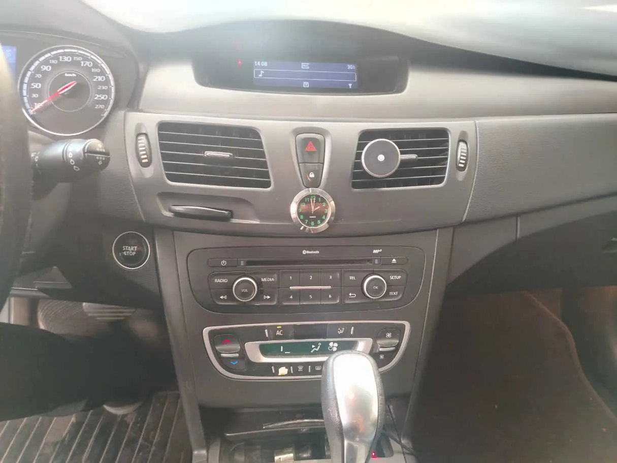 Car image 26