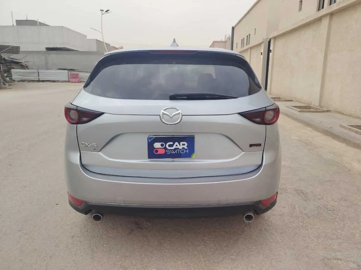 Car image 6