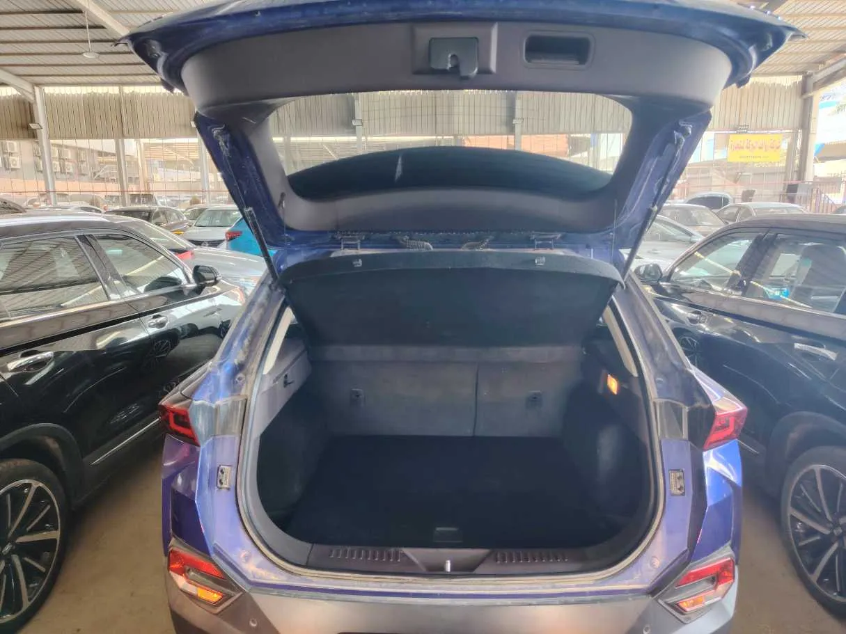 Car image 32