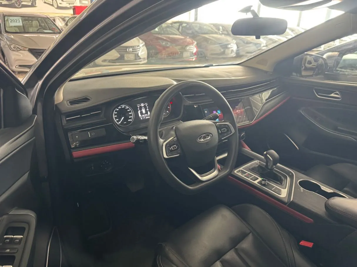 Car image 15