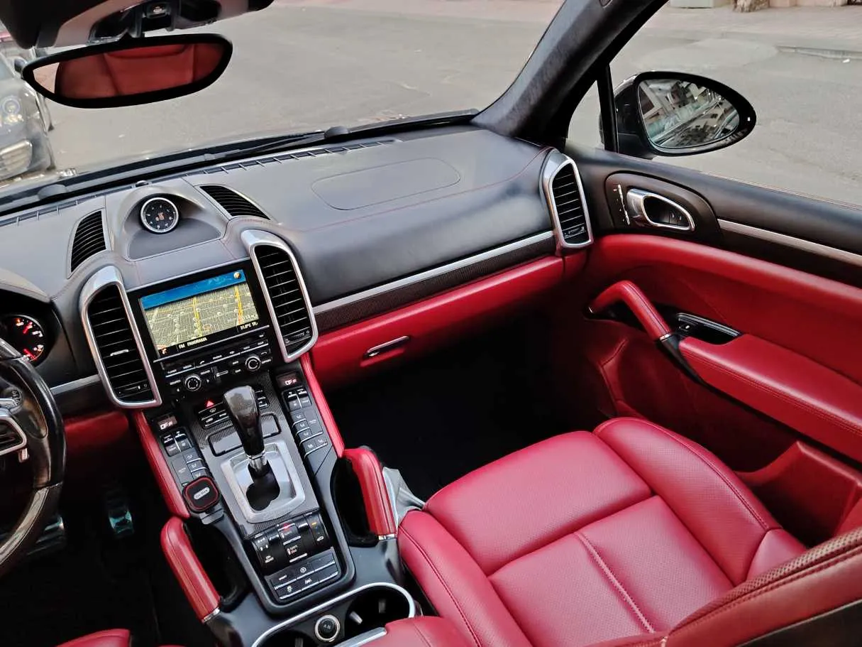 Car image 21