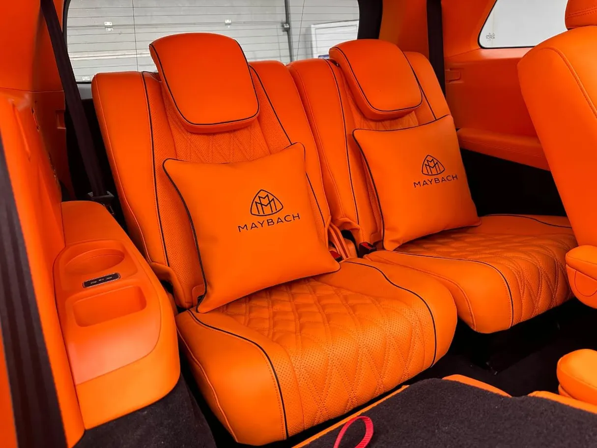 Car image 13