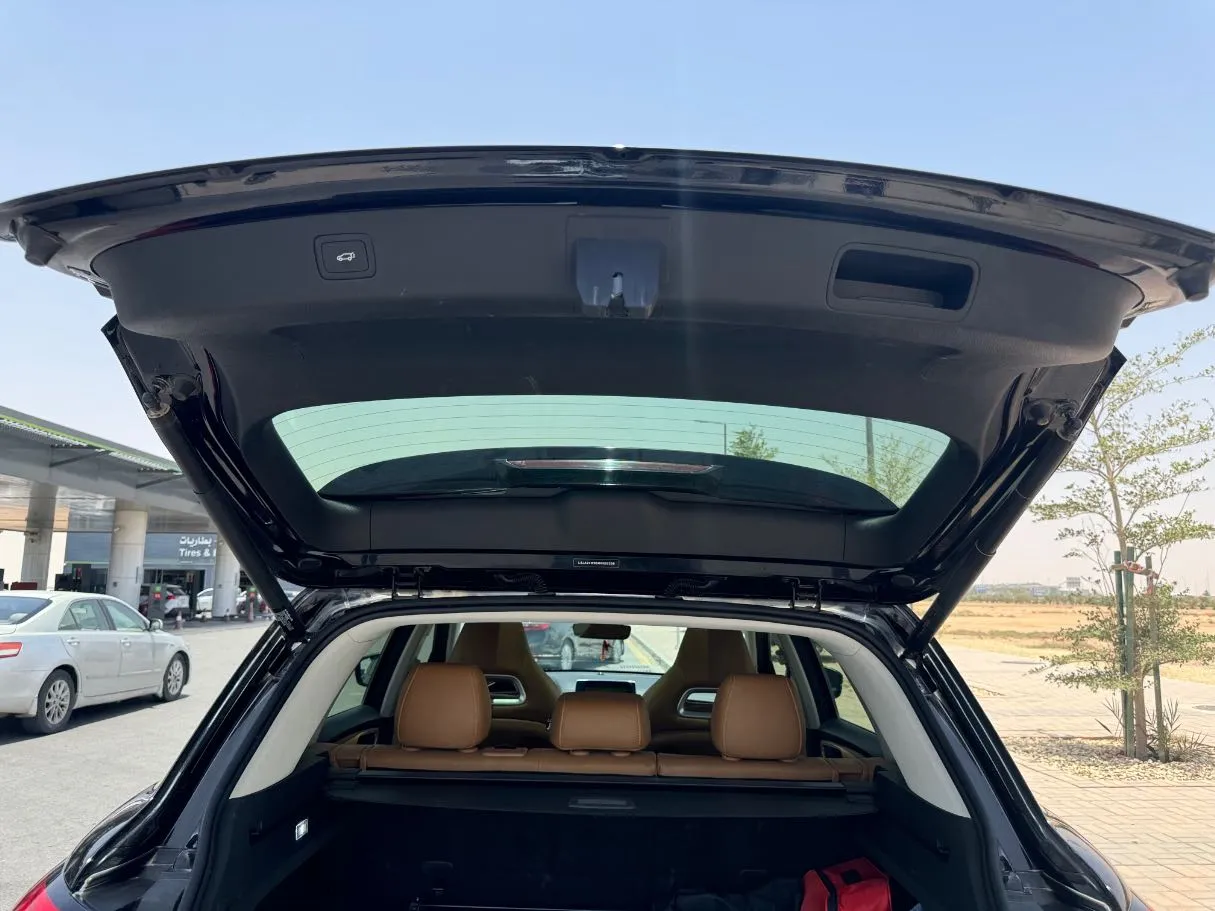 Car image 22