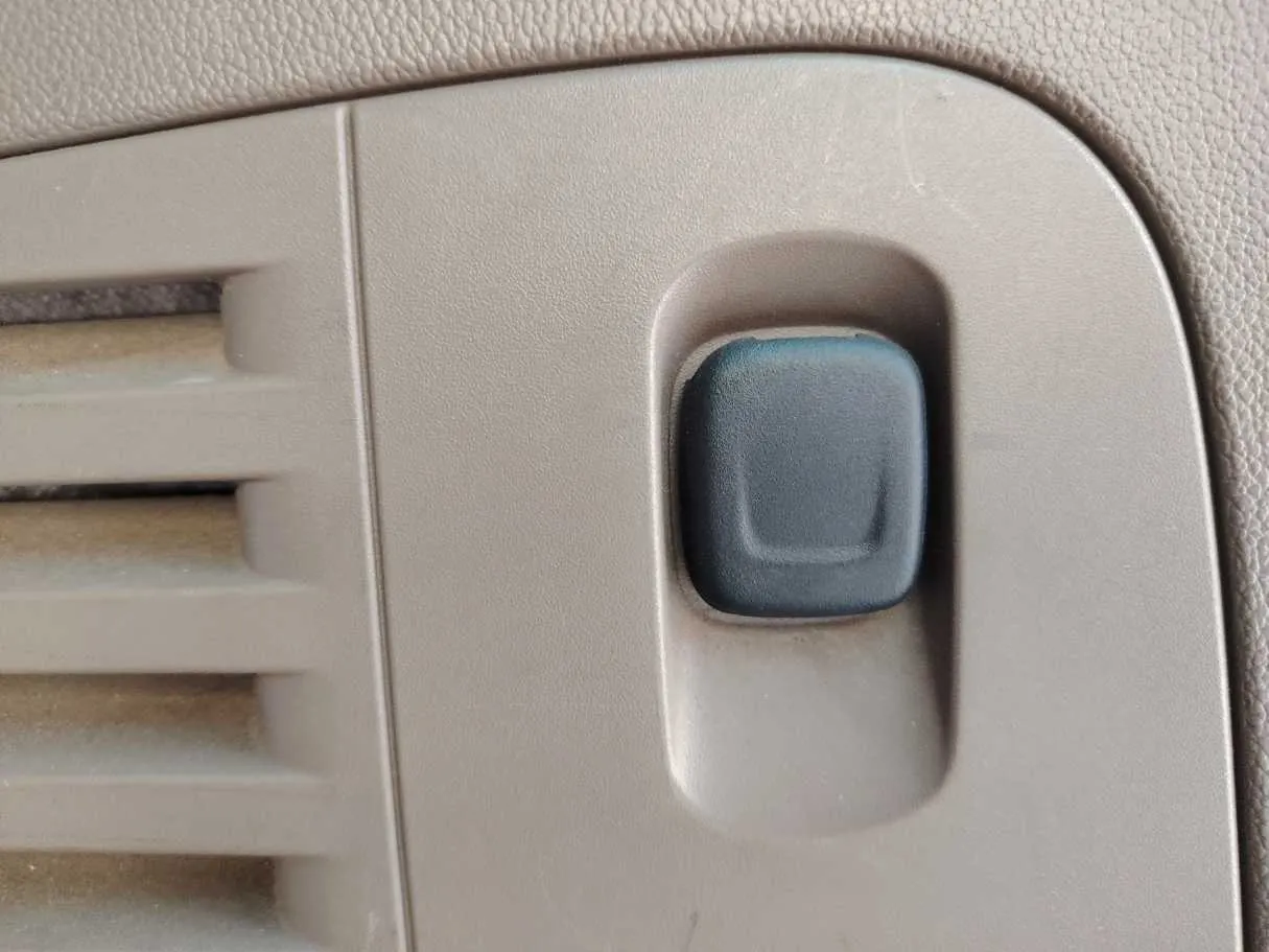 Car image 29