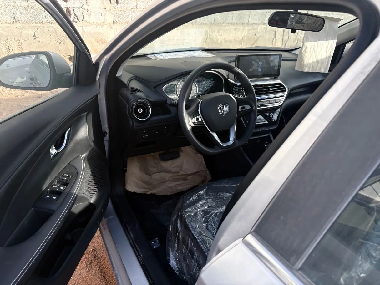 Car image 7