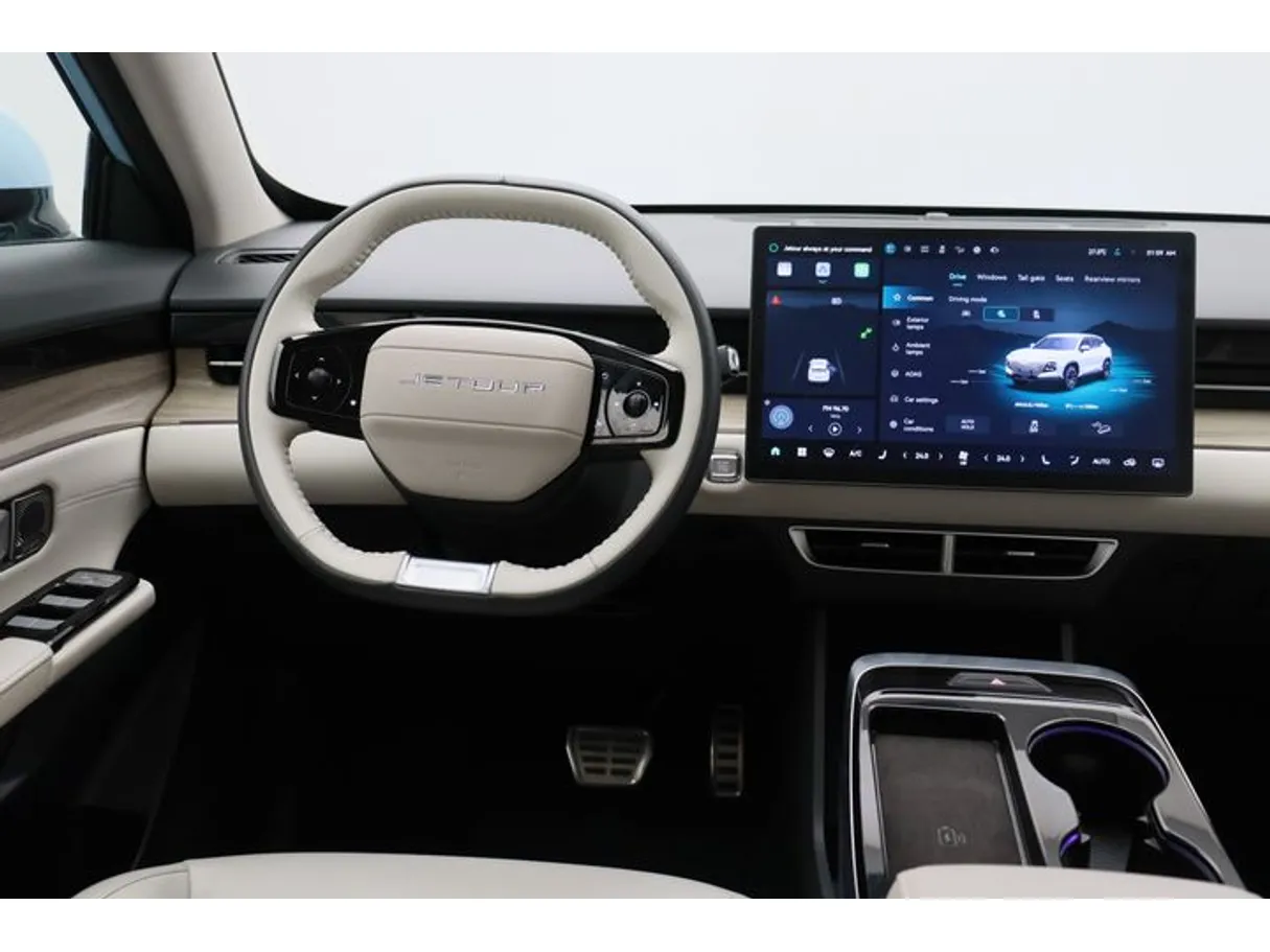 Car image 15
