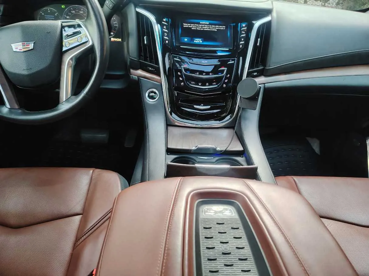 Car image 26