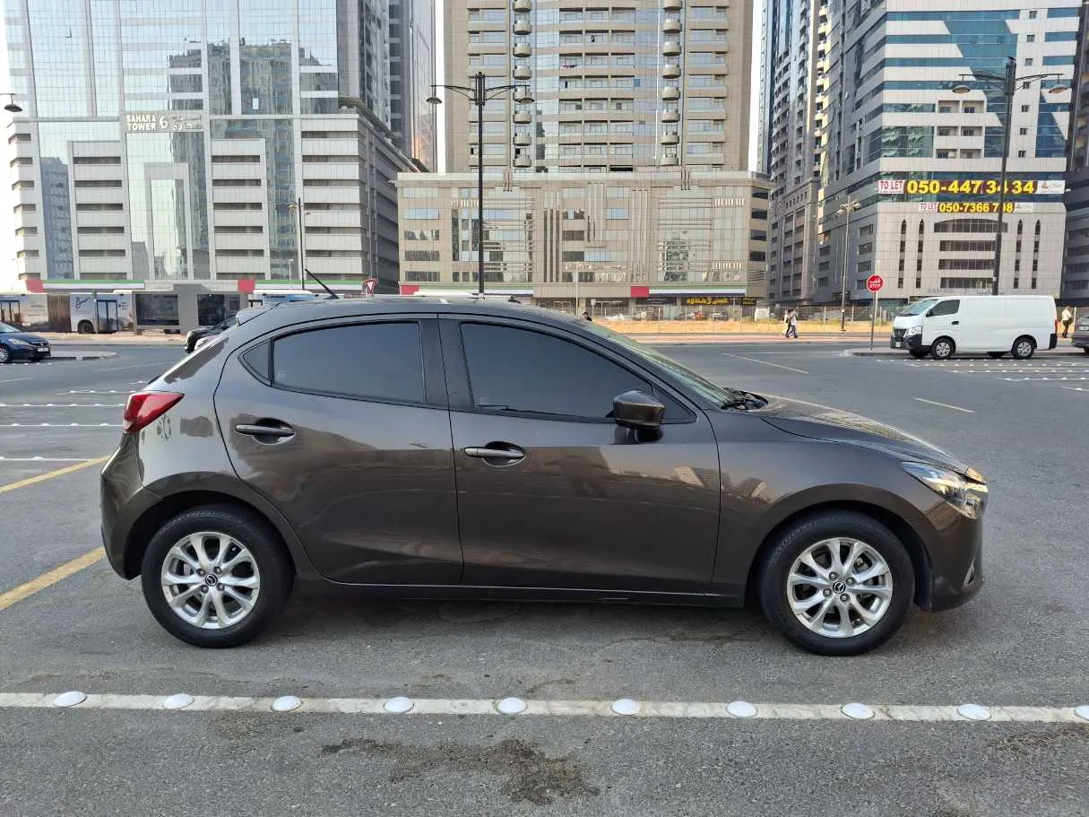 Car image 8