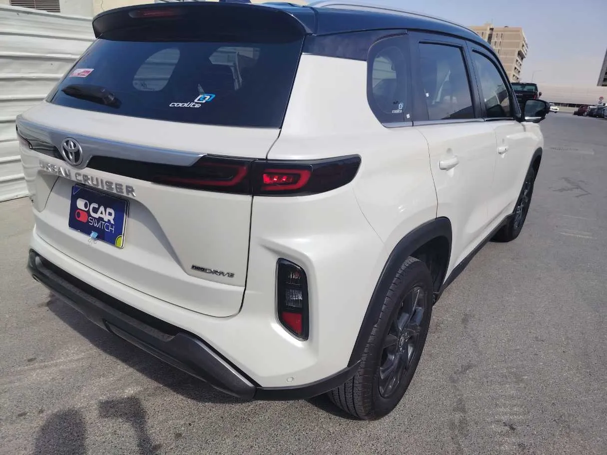 Car image 5