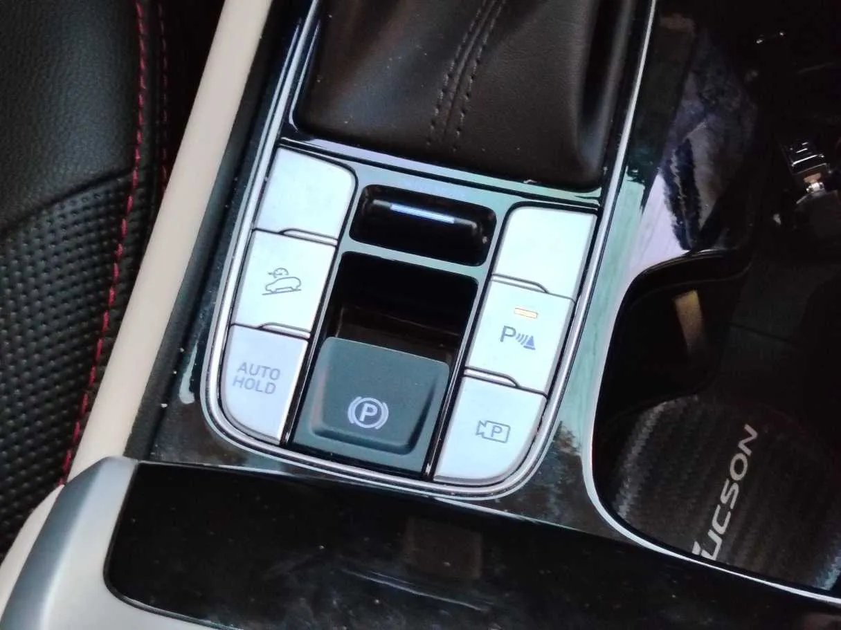 Car image 30
