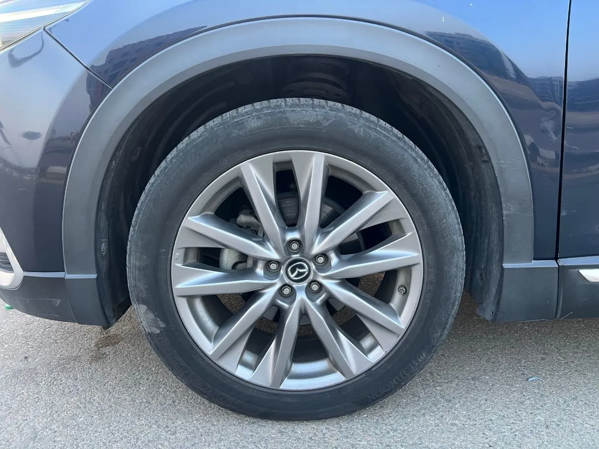 Car image 9